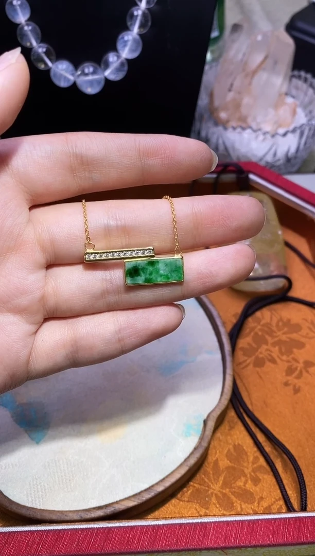 翡翠未镶嵌颈饰多样性发一件582