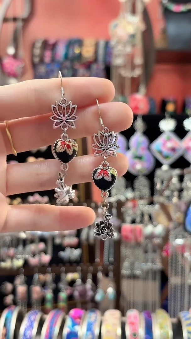 织绣 云织谣民族风精美饰品   188