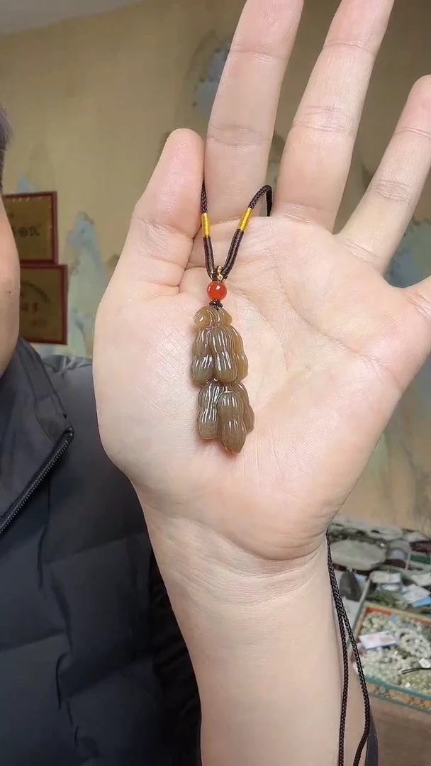 颈饰未镶嵌和田玉.