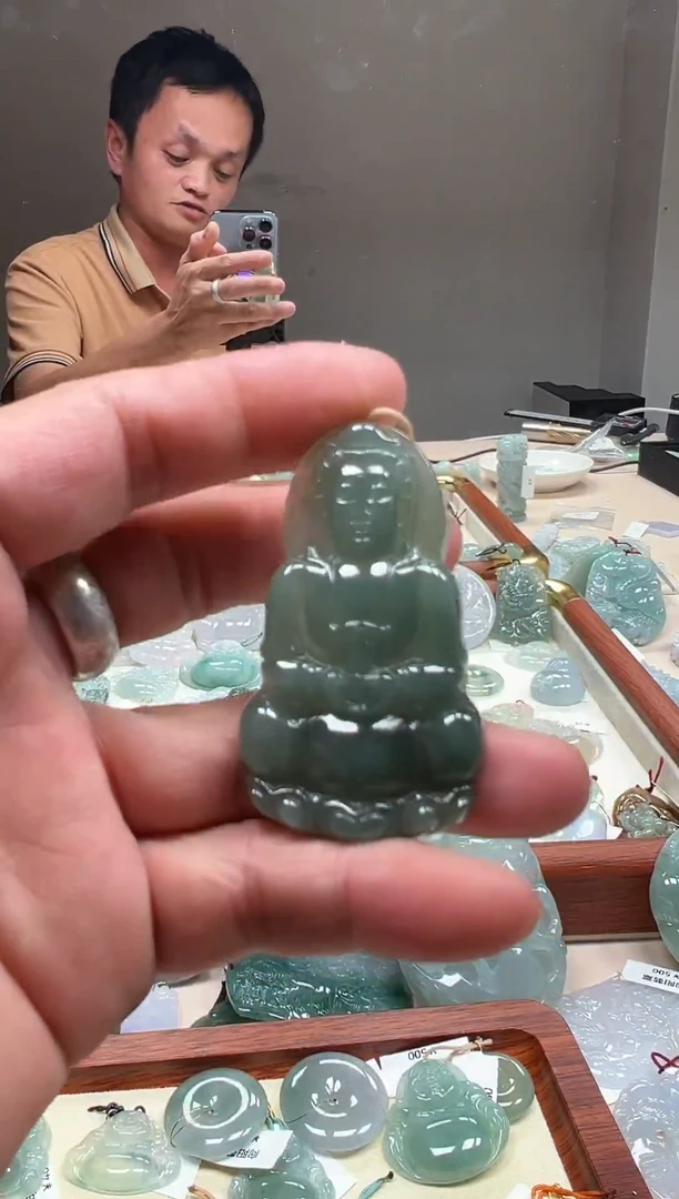 吊坠(不含链)未镶嵌翡翠观音