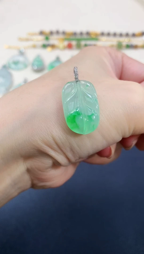 翡翠18K金镶嵌吊坠(不含链)叶子|3500+0