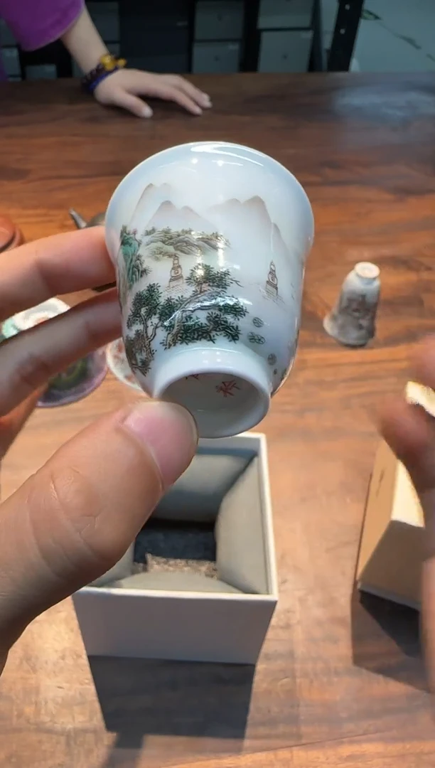 青衿堂 粉彩西湖春景 闻香杯