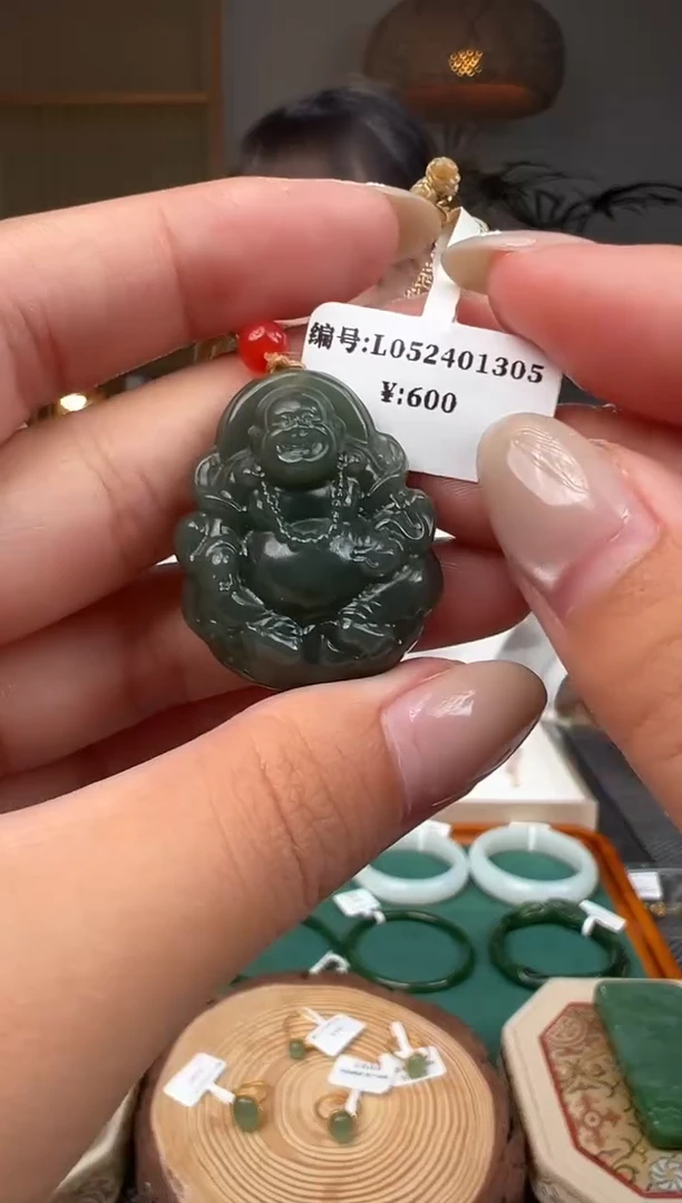 和田玉未镶嵌颈饰L