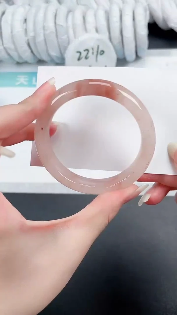 【闪购商品】石英质玉手镯未镶嵌258-55