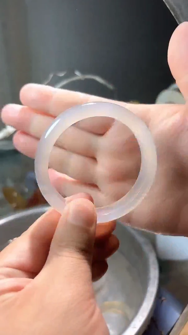 玛瑙/玉髓手镯未镶嵌5556内部有皮纹
