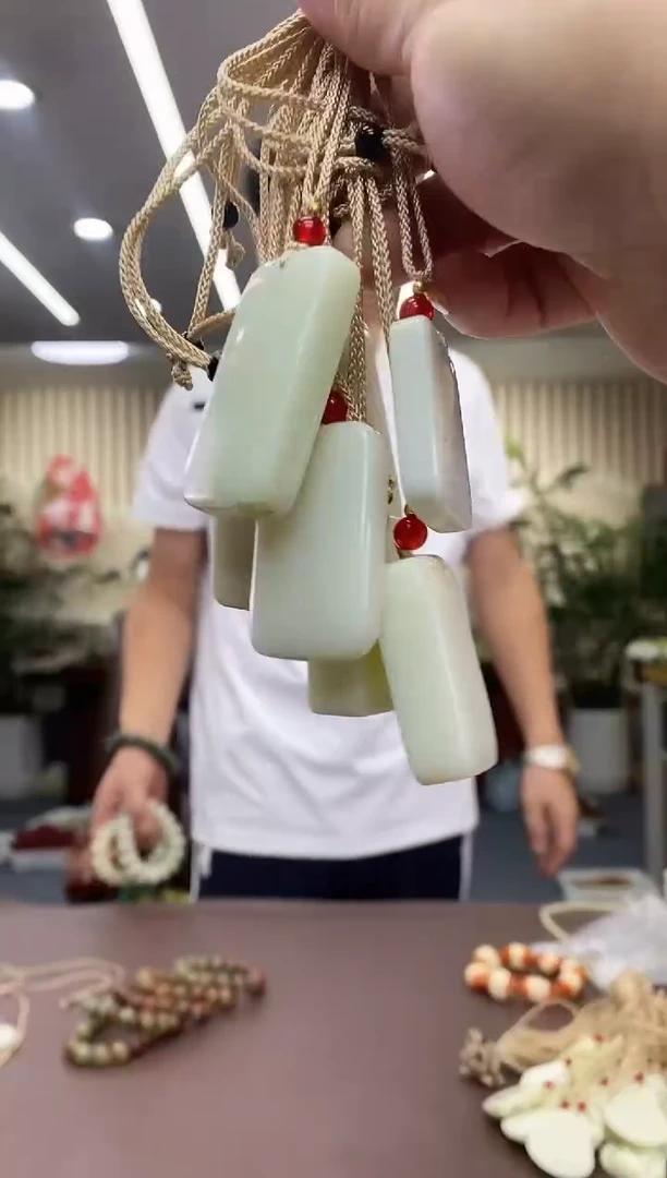 和田玉未镶嵌颈饰多样式发货随机发一