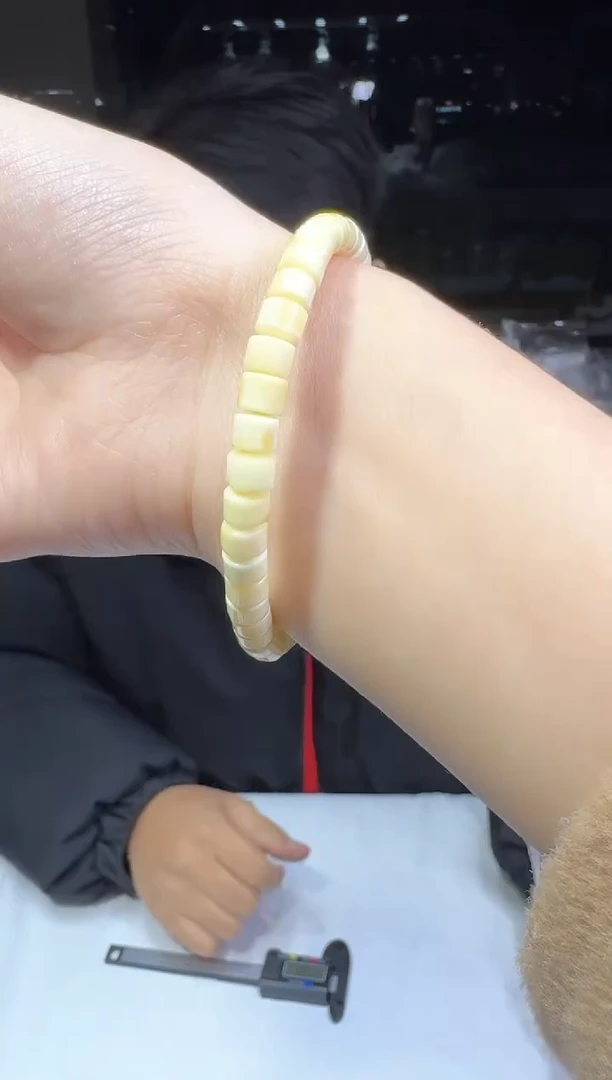 【闪购商品】蜜蜡手链未镶嵌多样性发一件 784