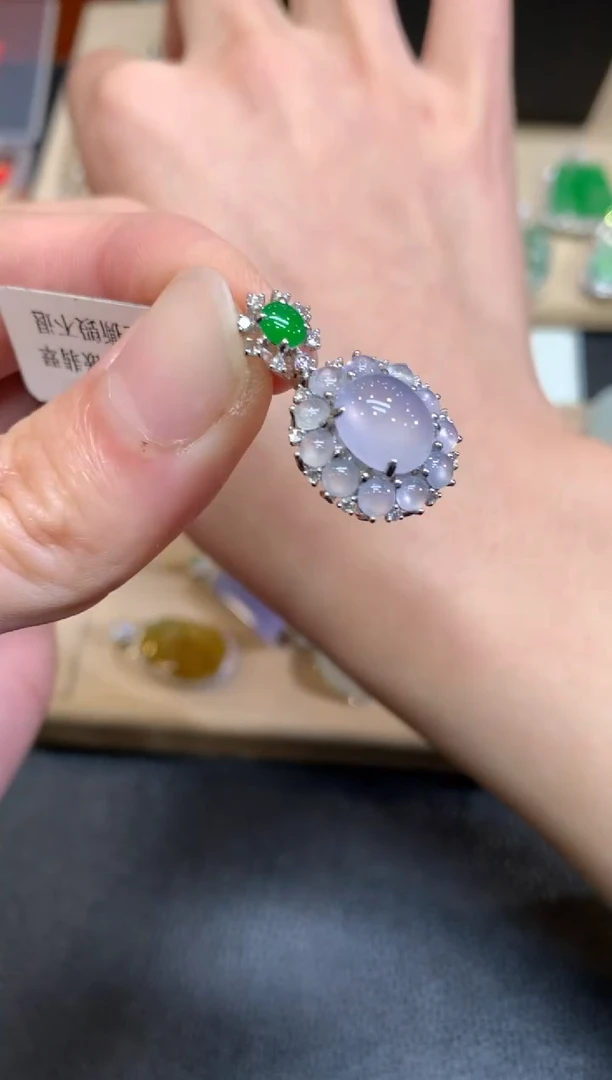 【闪购商品】翡翠颈饰18K金镶嵌蛋面【无服务费】