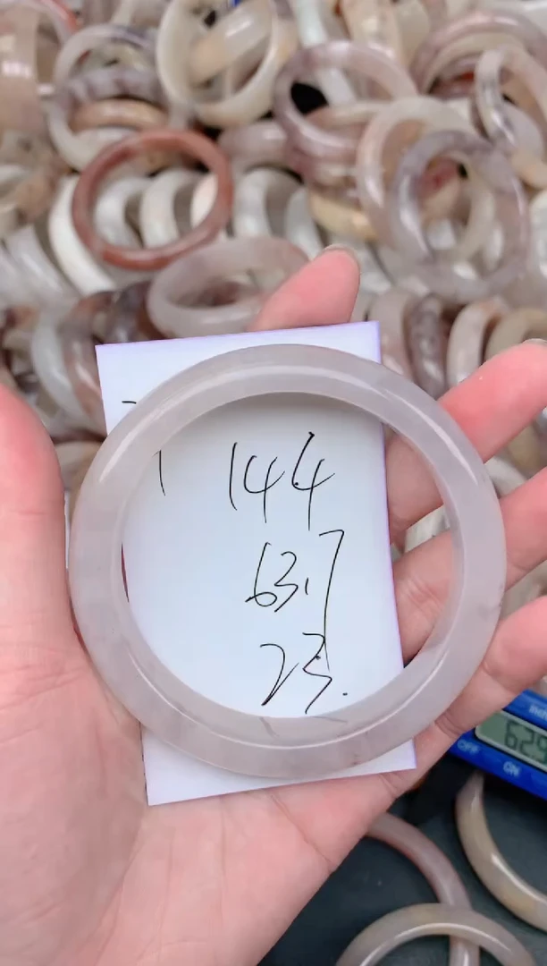 未镶嵌手镯石英质玉144