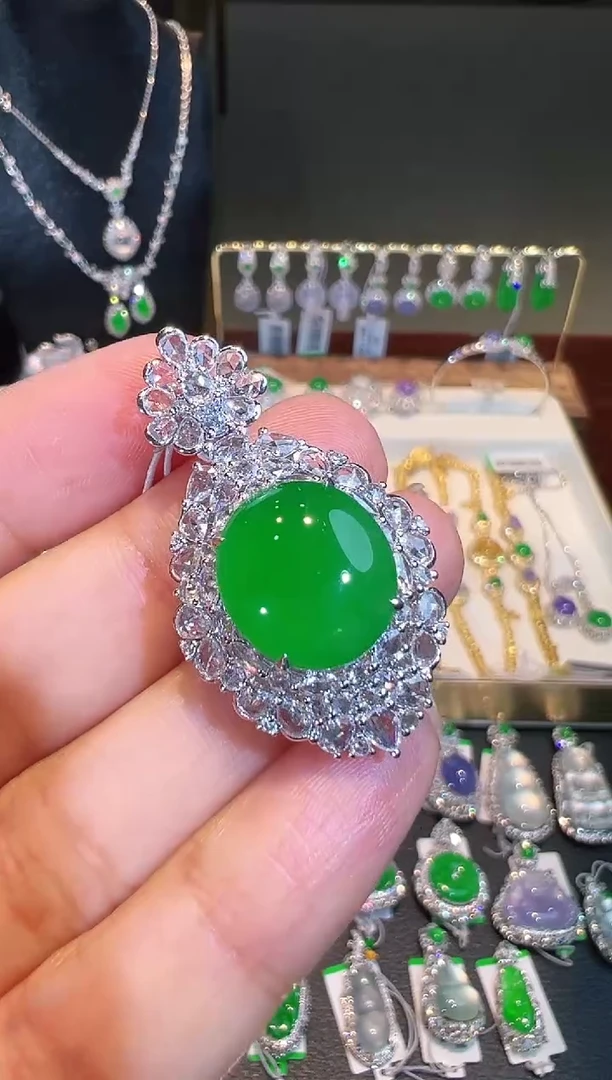 翡翠18K金镶嵌吊坠(不含链)翡翠