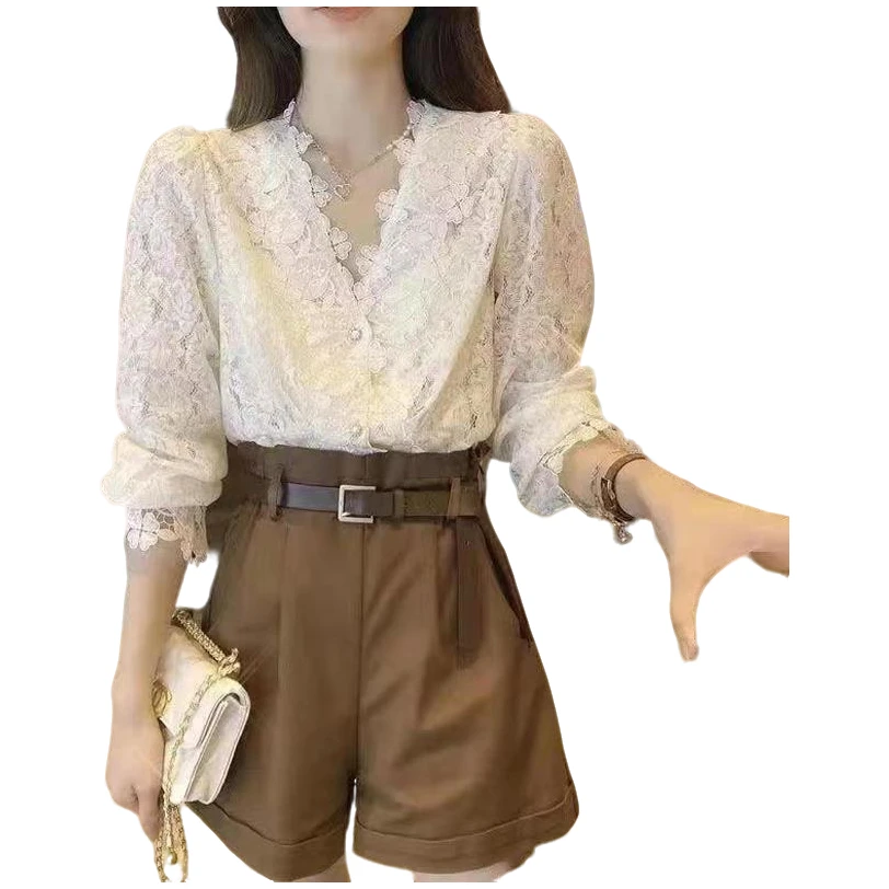 法式蕾丝V领高级感上衣女装春夏季新款设计感小众小个子显高衬衫