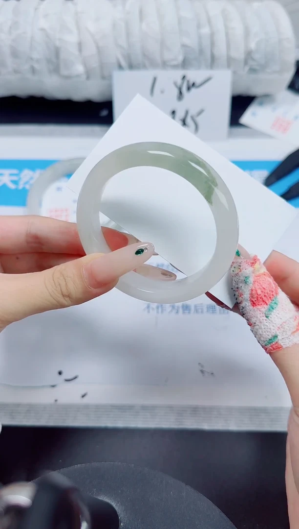 石英质玉手镯未镶嵌246/52