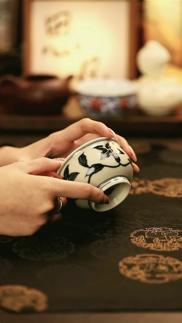 M3021/陶瓷二号釉百合炉式杯