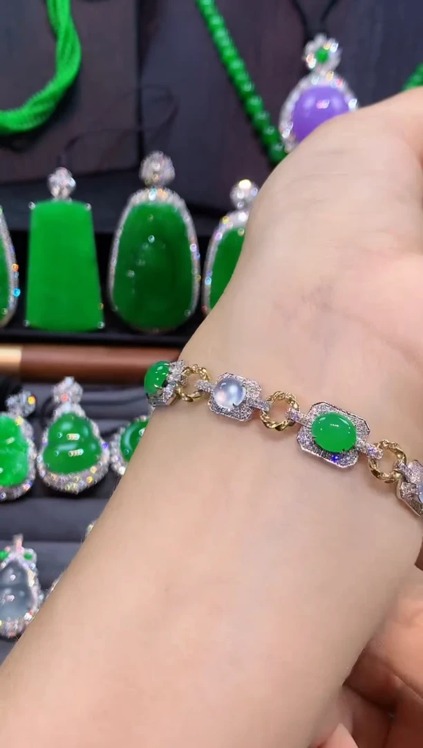 18K金镶嵌手链翡翠手链