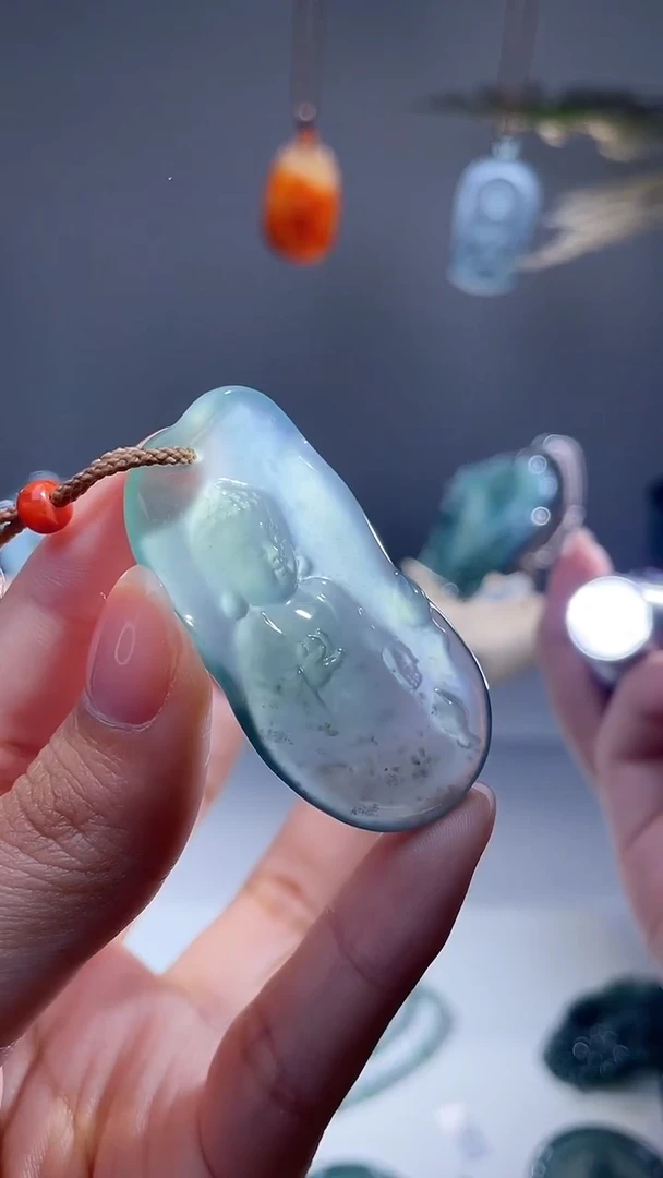 颈饰未镶嵌翡翠宝宝佛