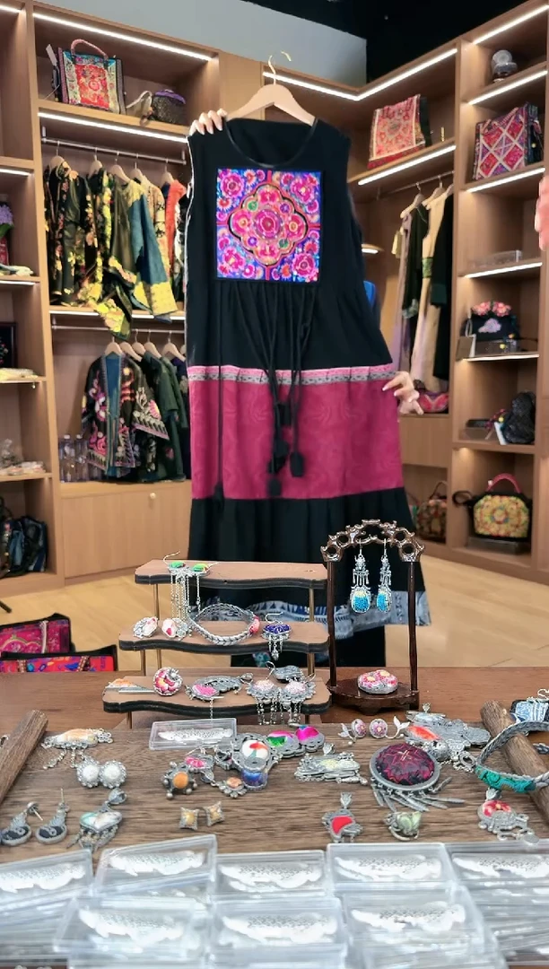 【闪购商品】织绣L640黔东南苗族刺绣