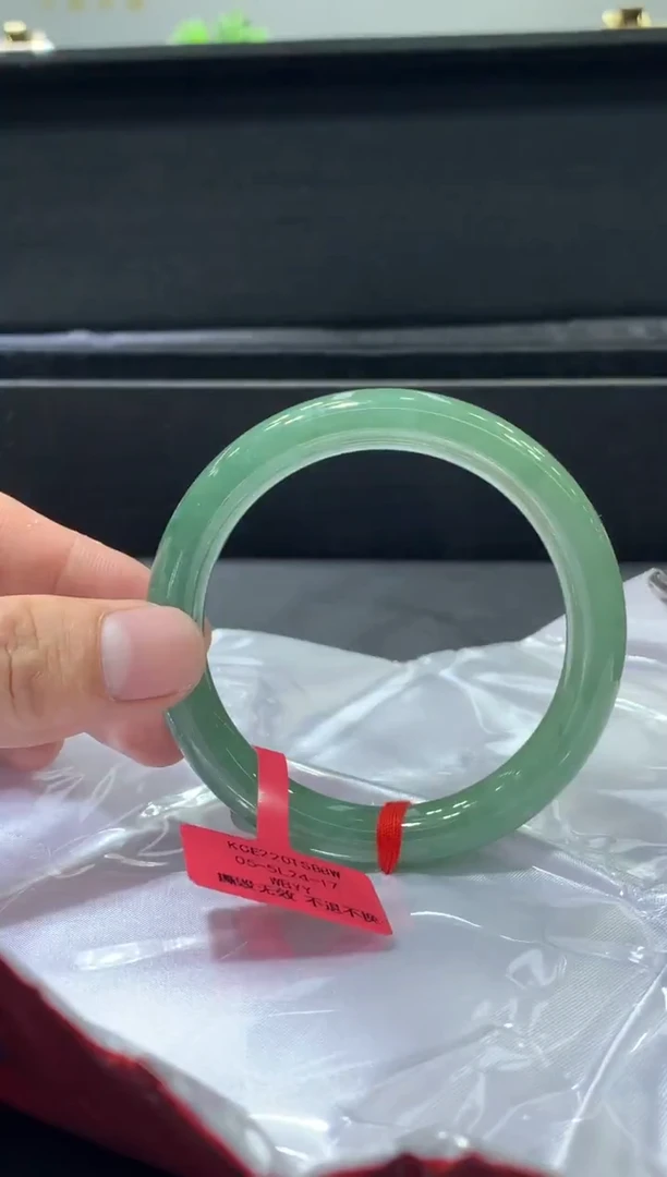 未镶嵌手镯翡翠翡翠手镯