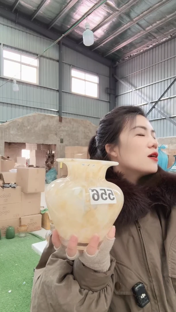 077直播玻璃花瓶