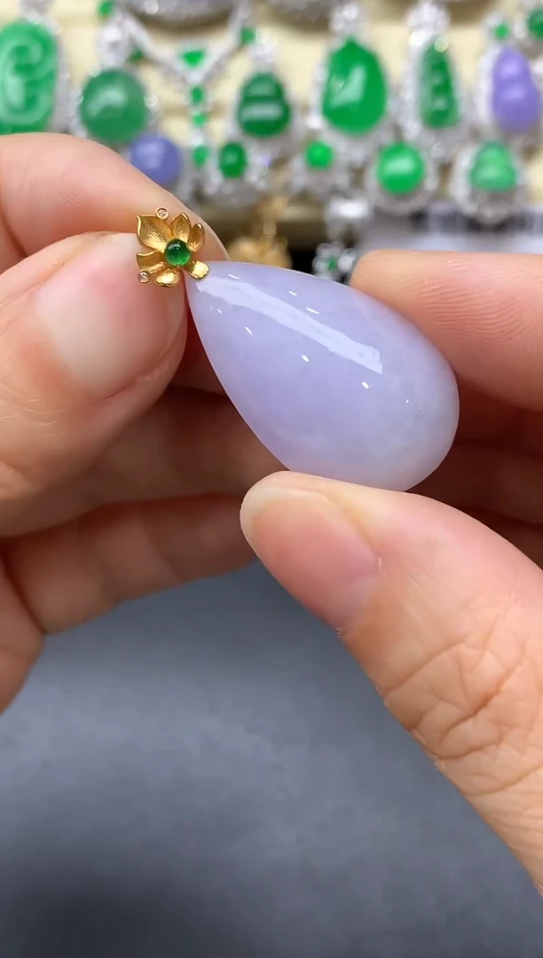 颈饰18K金镶嵌翡翠18-中国好珍宝