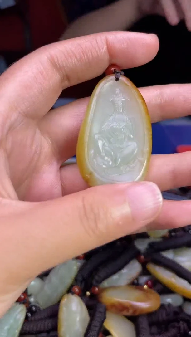 未镶嵌和田玉挂件1