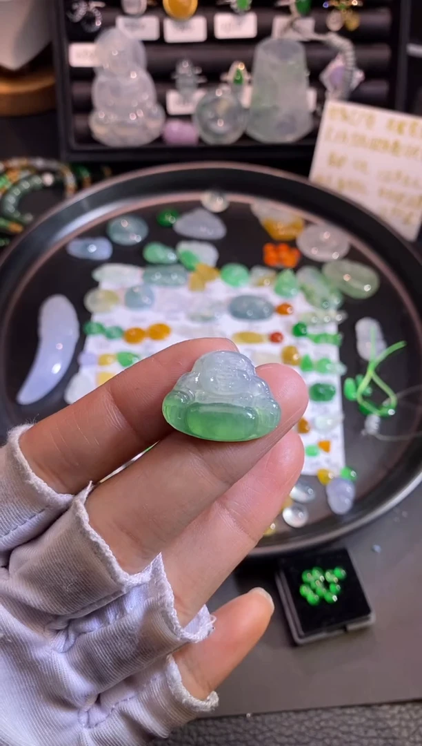 【闪购商品】翡翠挂件未镶嵌佛