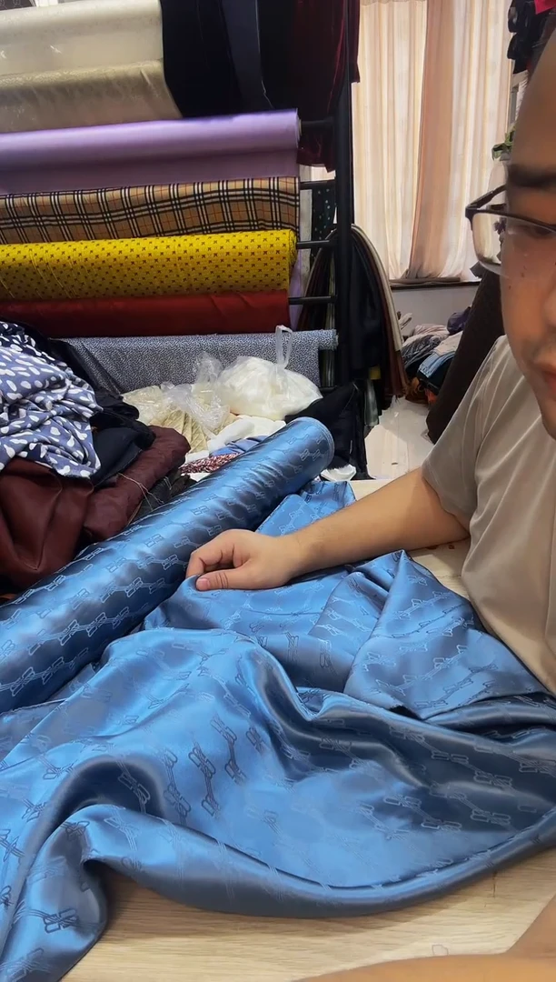 灰蓝色素绉缎        2.5米
