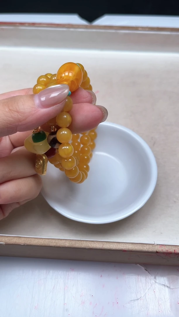 未镶嵌蜜蜡裸石M198鸡油黄蜜蜡8mm手串 1条35元