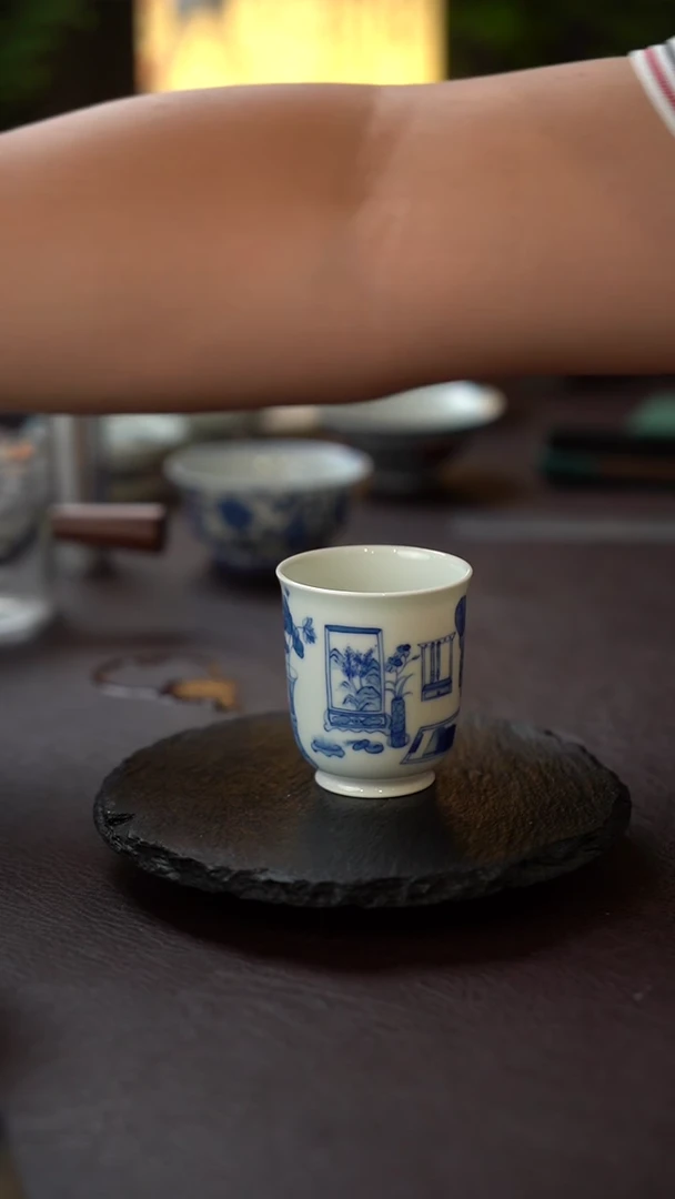 景德镇全手工手绘青花清供直口主人杯