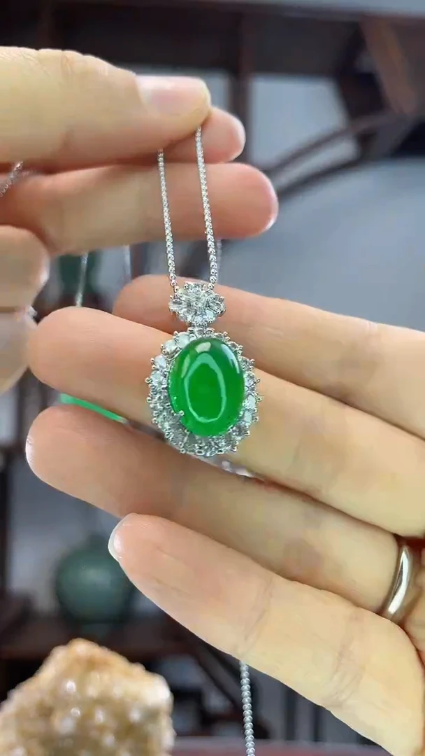 吊坠(赠链)未镶嵌翡翠D55翡翠蛋面吊坠