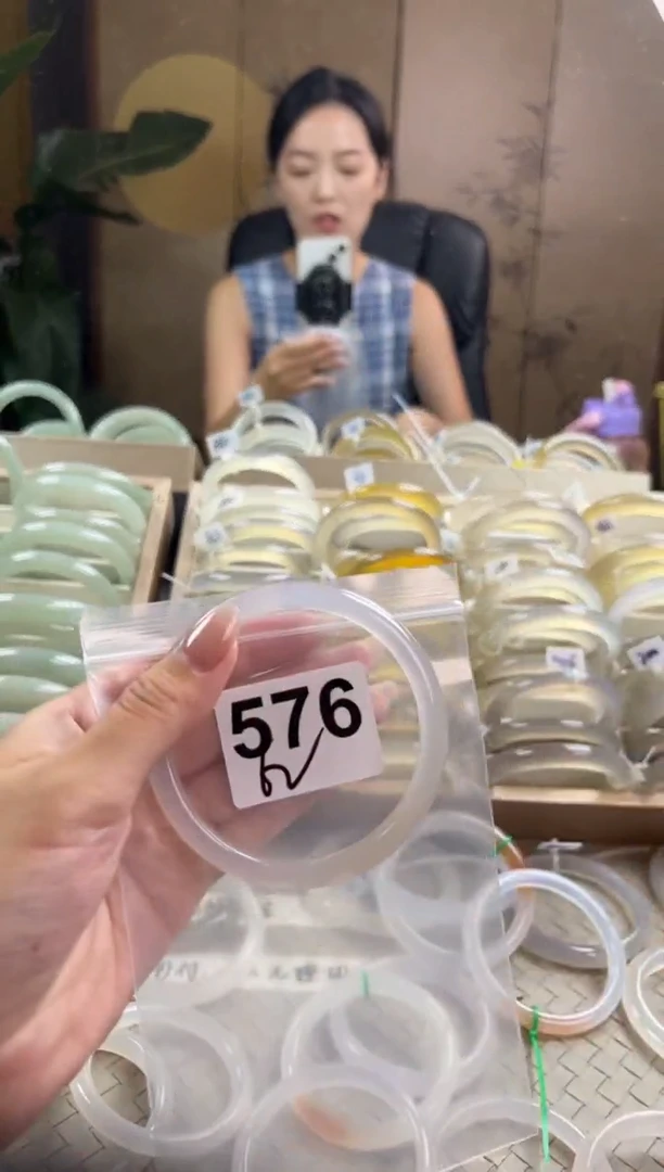 手镯玛瑙/玉髓未镶嵌576