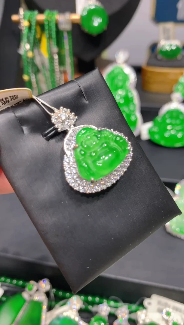 颈饰未镶嵌翡翠4一季