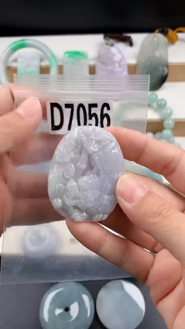 颈饰未镶嵌翡翠天然翡翠吊坠挂件