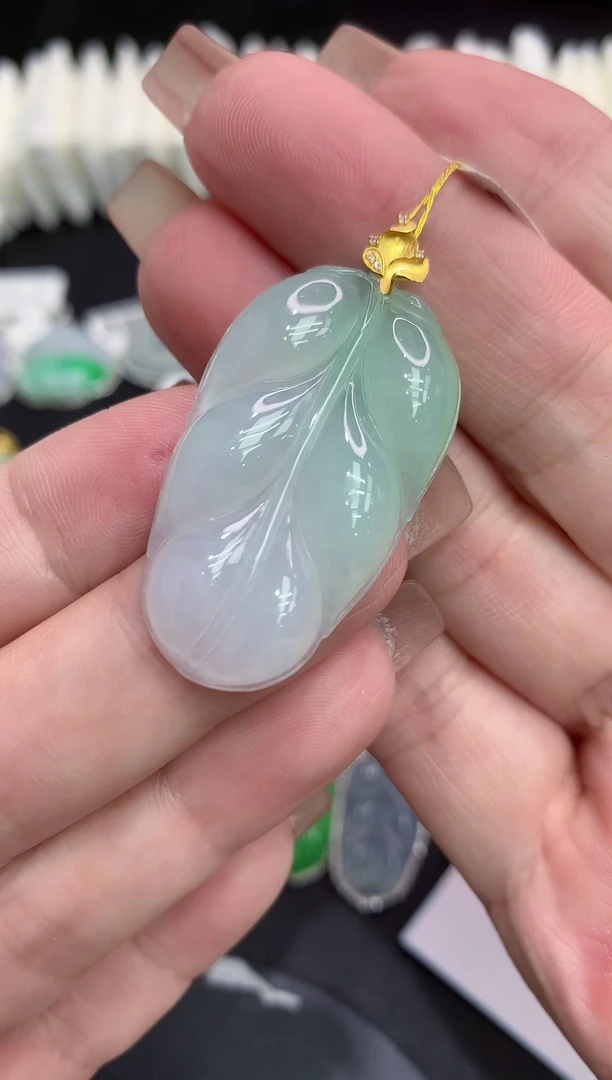 吊坠(不含链)18K金镶嵌翡翠111
