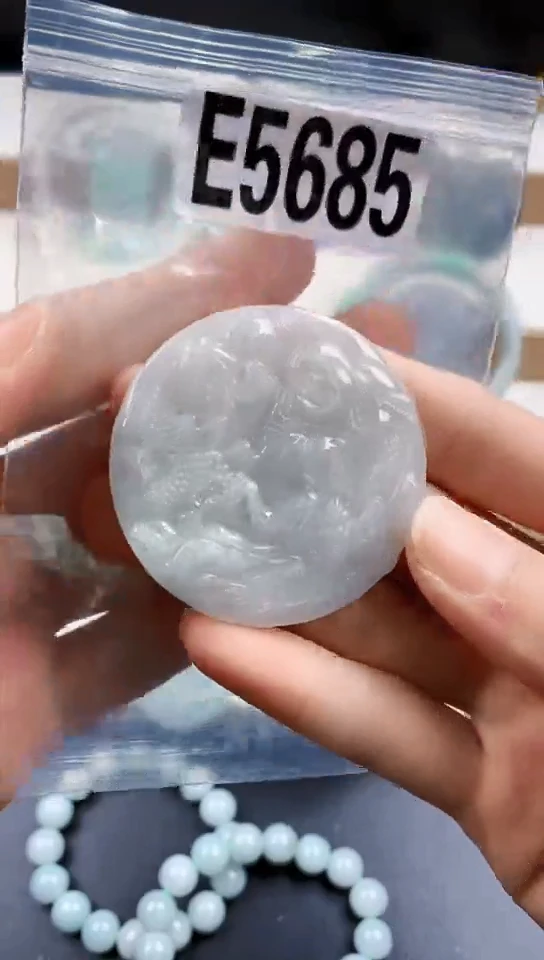 颈饰未镶嵌翡翠天然翡翠吊坠挂件