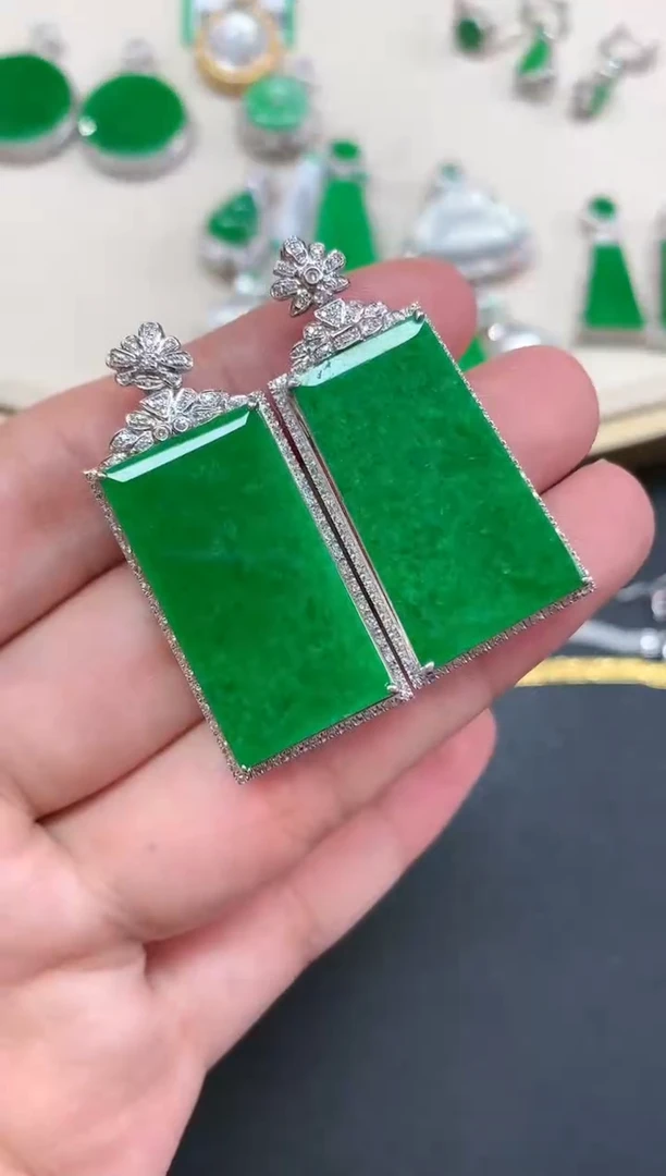 【闪购商品】翡翠吊坠(不含链)18K金镶嵌多样性发其一Z476|9800