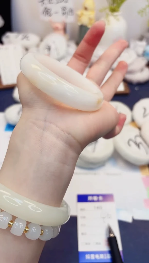 【闪购商品】石英质玉手镯未镶嵌140-财气镯-圈口56