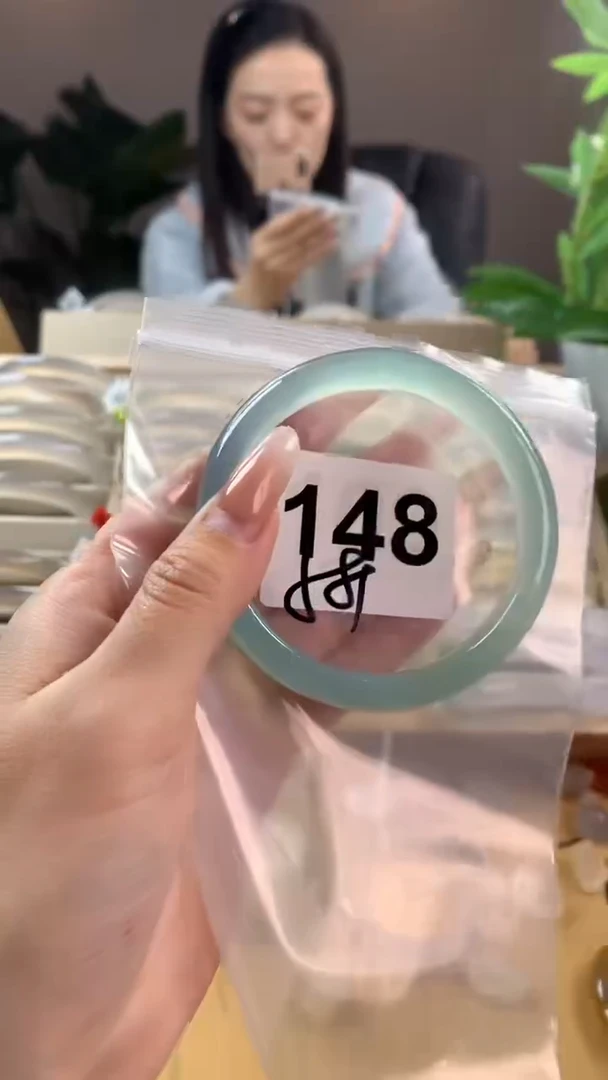 【闪购商品】玛瑙/玉髓手镯未镶嵌148微瑕