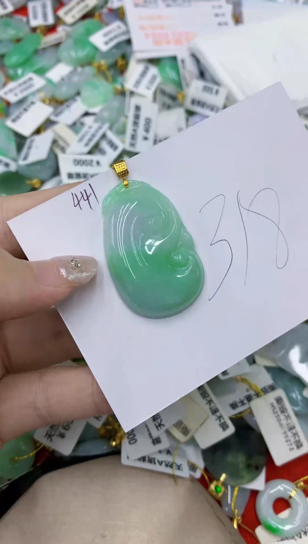 颈饰18K金镶嵌翡翠111111111111