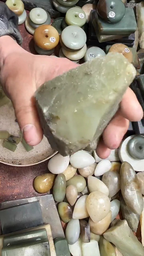 未镶嵌和田玉珠宝半成品1