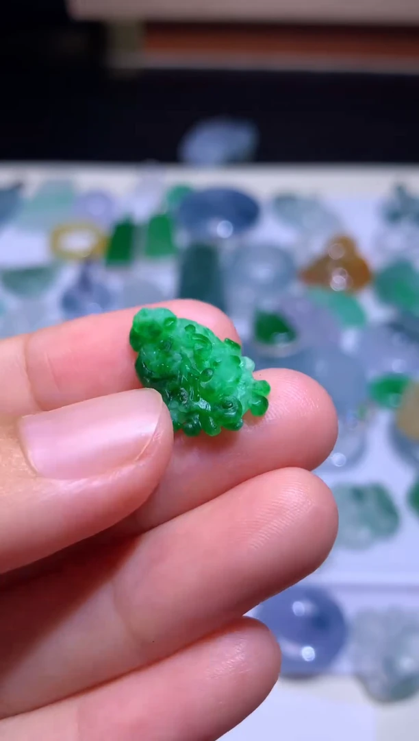 未镶嵌定制翡翠毛货