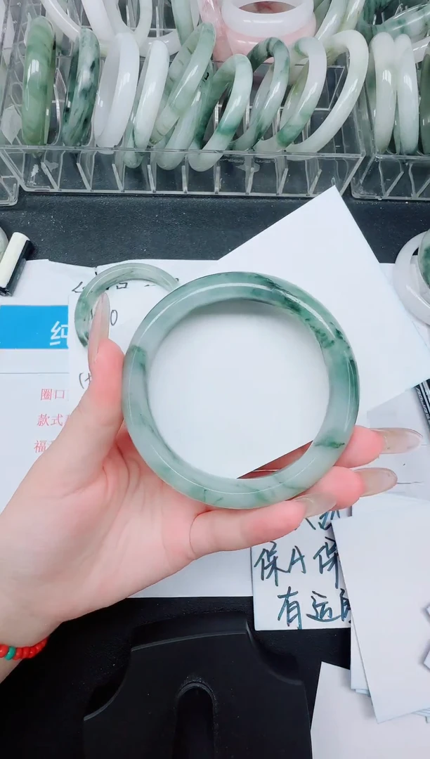 未镶嵌手镯石英质玉581/61.2