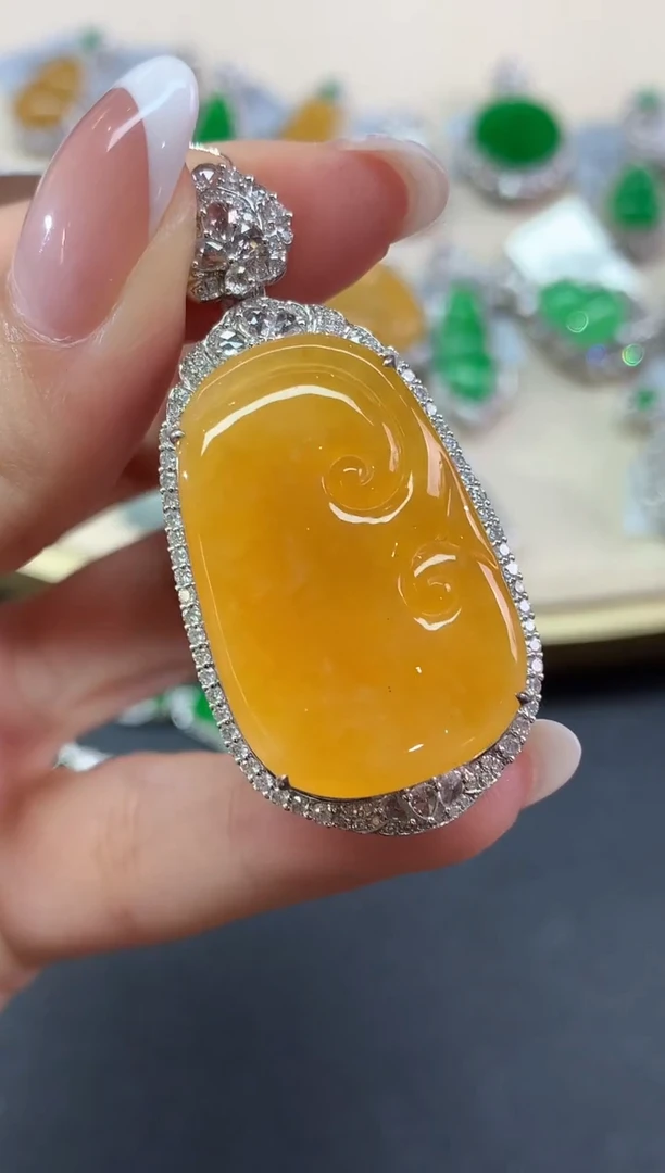 吊坠(不含链)18K金镶嵌翡翠吊坠(不含链)|38000