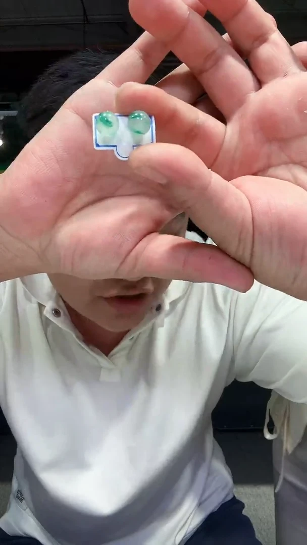 合金手链石英质玉（非洲翠）耳钉