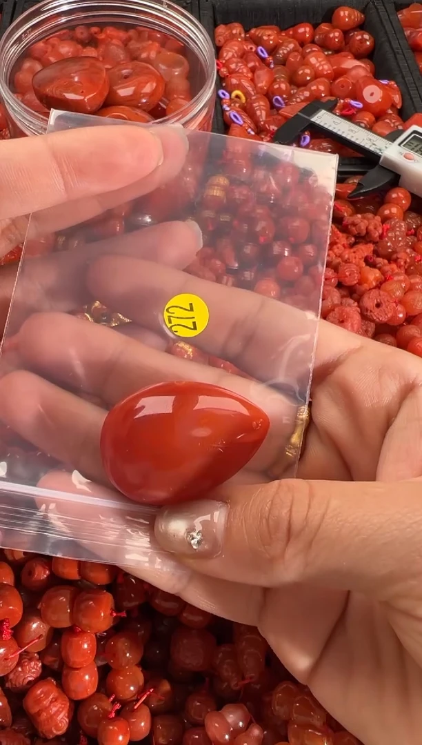 【闪购商品】南红玛瑙颈饰未镶嵌1