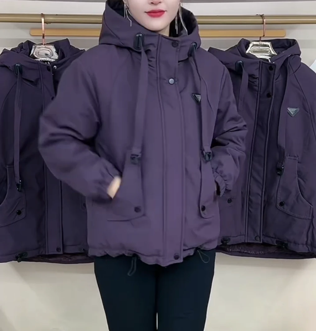 时尚新款防风休闲加绒加厚减龄连帽外套