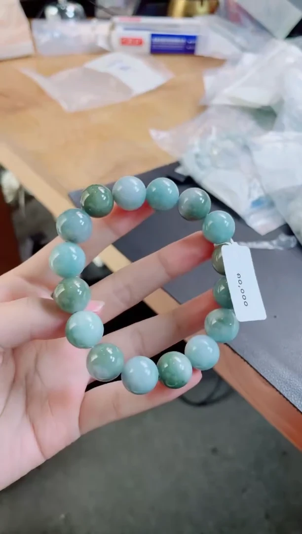 定制翡翠未镶嵌珠串