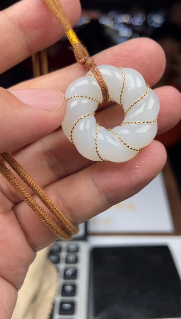 天然和田玉吊坠（拍一发一）226FS0062