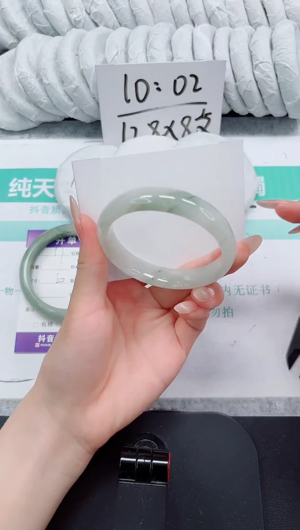 石英质玉手镯未镶嵌18-57.5