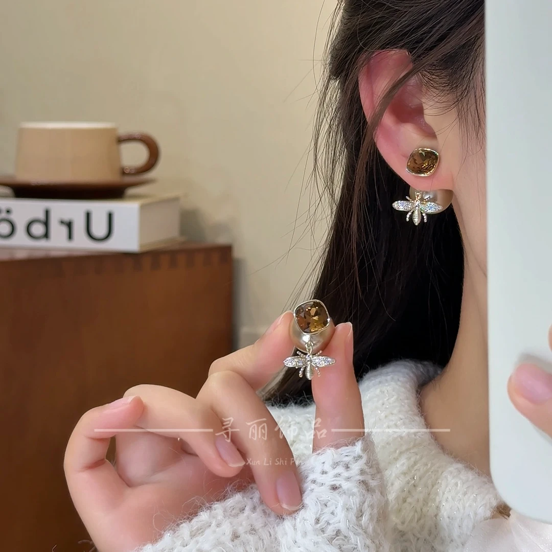 寻丽 铜合金耳饰 轻奢精致独特富甲蚁方微镶珠珠耳钉