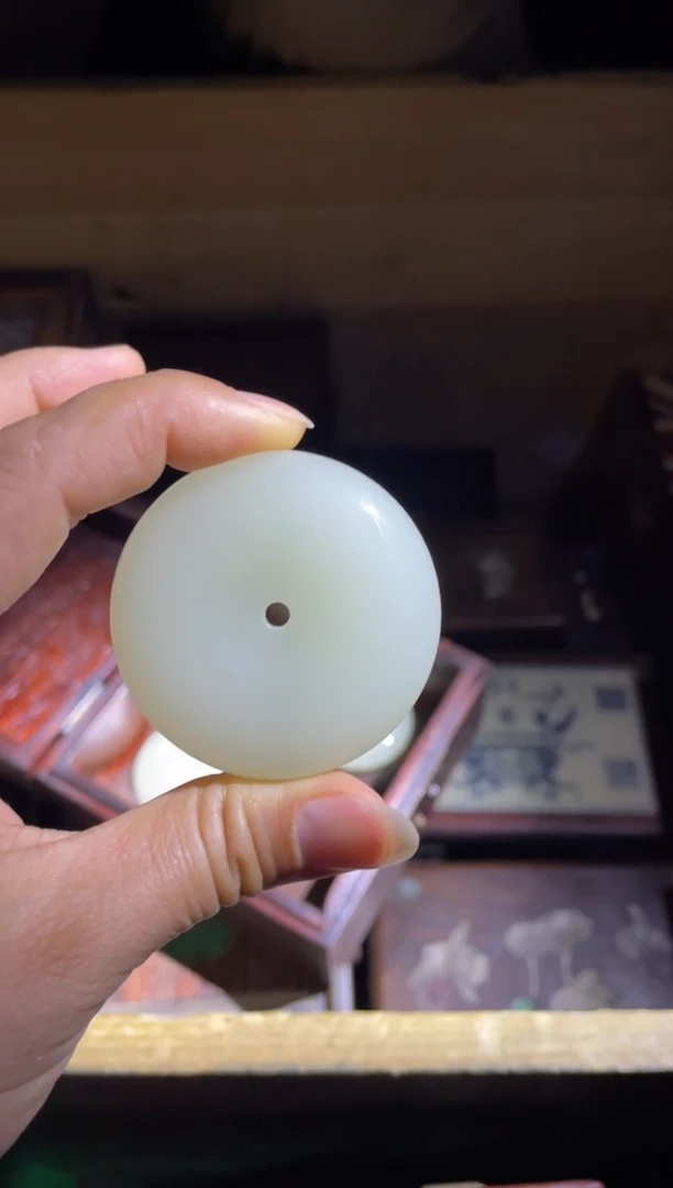 和田玉未镶嵌颈饰白玉平安扣1件